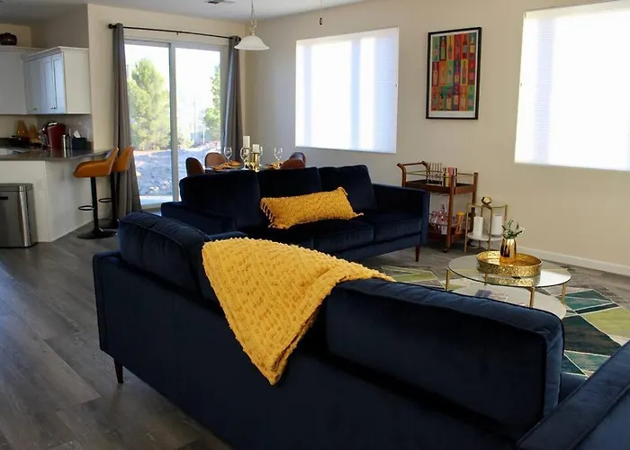 Modern 3 Bedroom Holiday home *