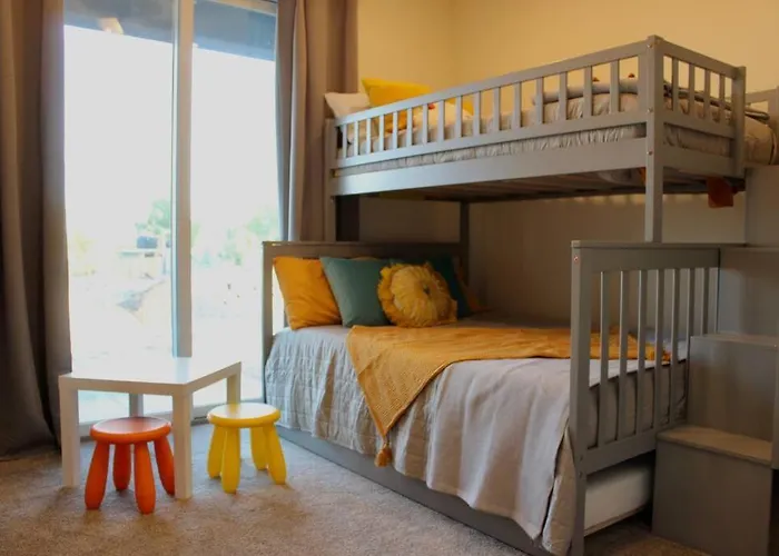 Modern 3 Bedroom Holiday home
