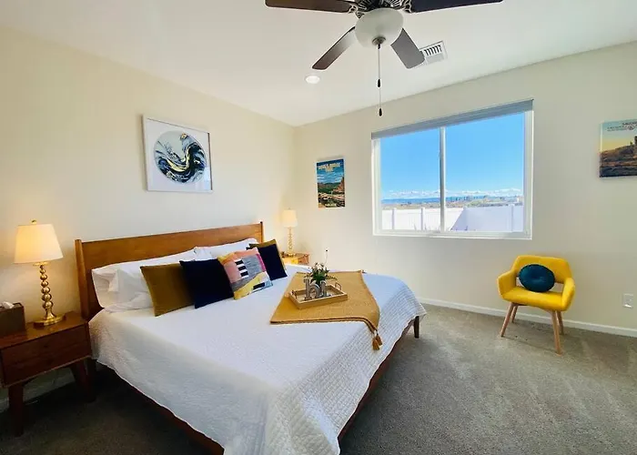 Modern 3 Bedroom * Cottonwood