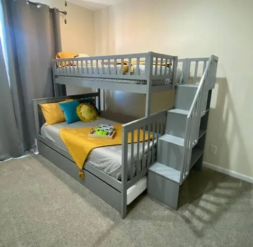 Modern 3 Bedroom *