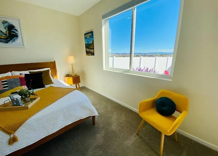 Holiday home Modern 3 Bedroom *