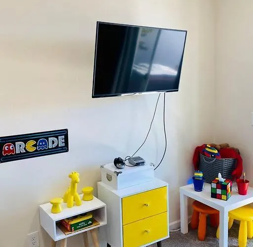 Modern 3 Bedroom *