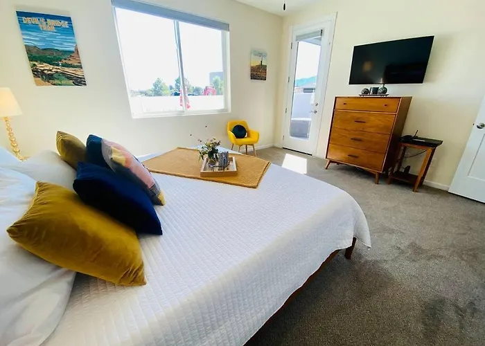 Holiday home Modern 3 Bedroom *