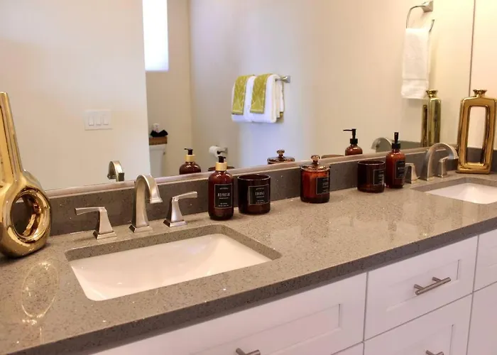 Modern 3 Bedroom * Cottonwood